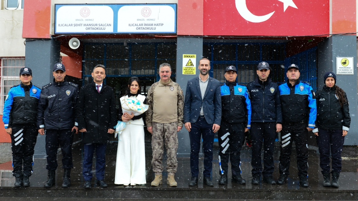 İL EMNİYET MÜDÜRÜMÜZÜN 24 KASIM ÖĞRETMENLER GÜNÜ ZİYARETİ